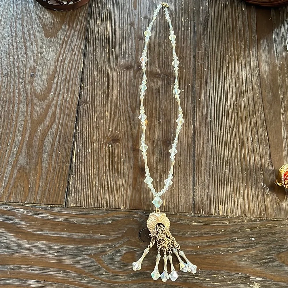 Gorgeous Vintage clear beaded necklace